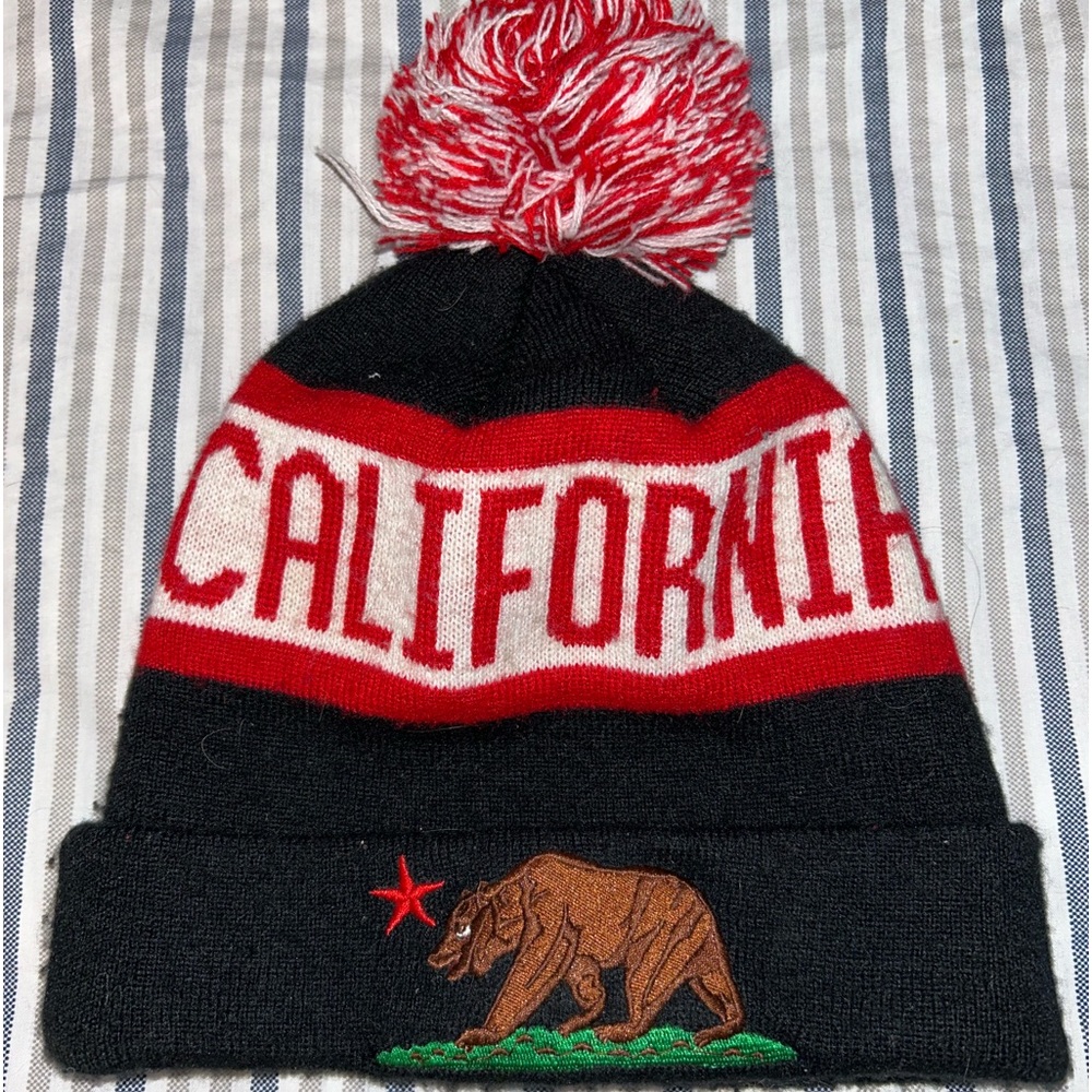 California Republic winter puffball hat